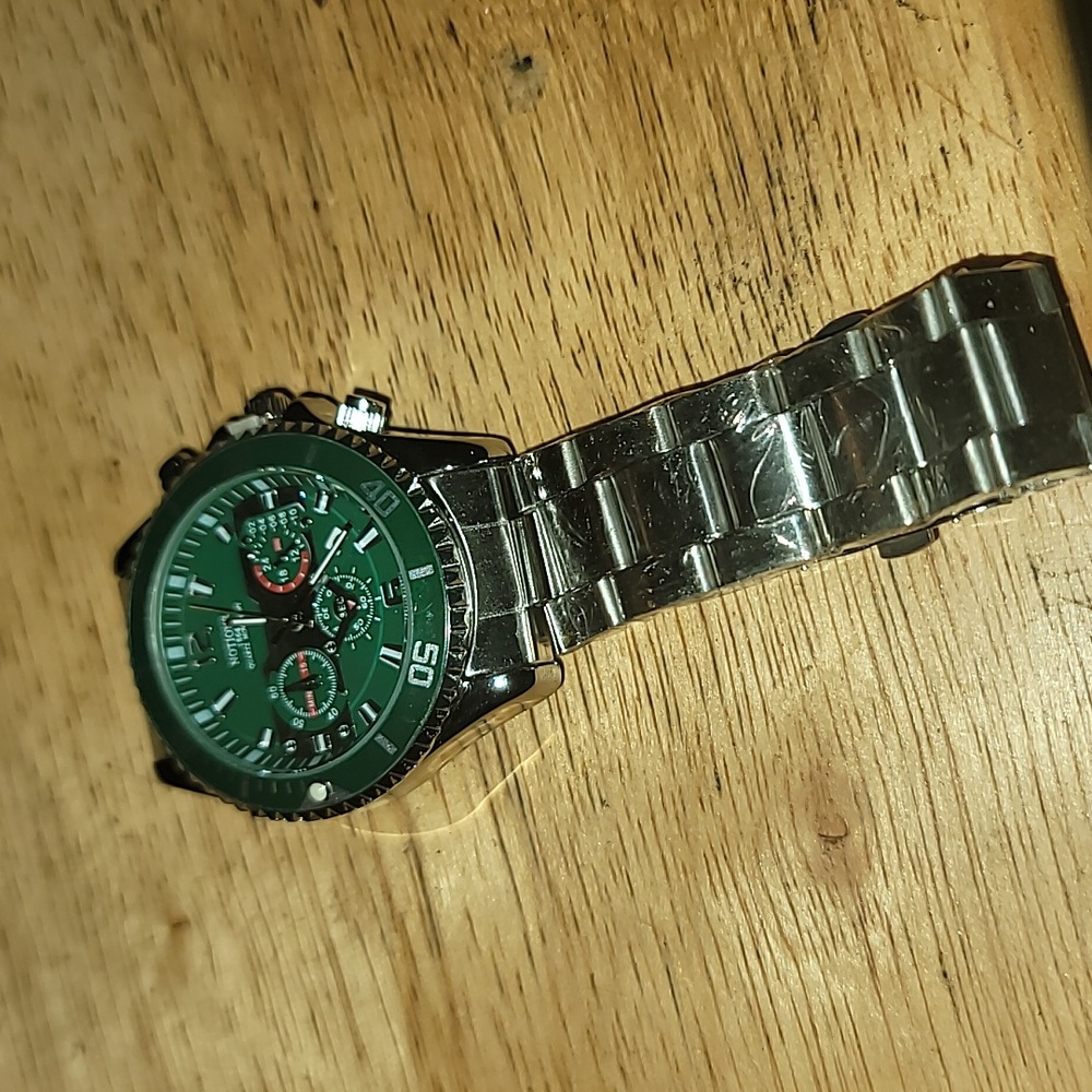Green Notice R Quartz Watch - Picture 2 of 4